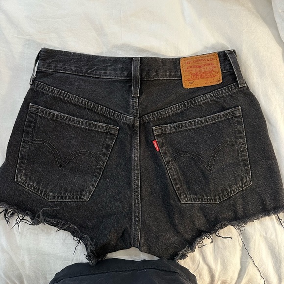 Levi’s 501 Original Short in Stowaway - Picture 5 of 6